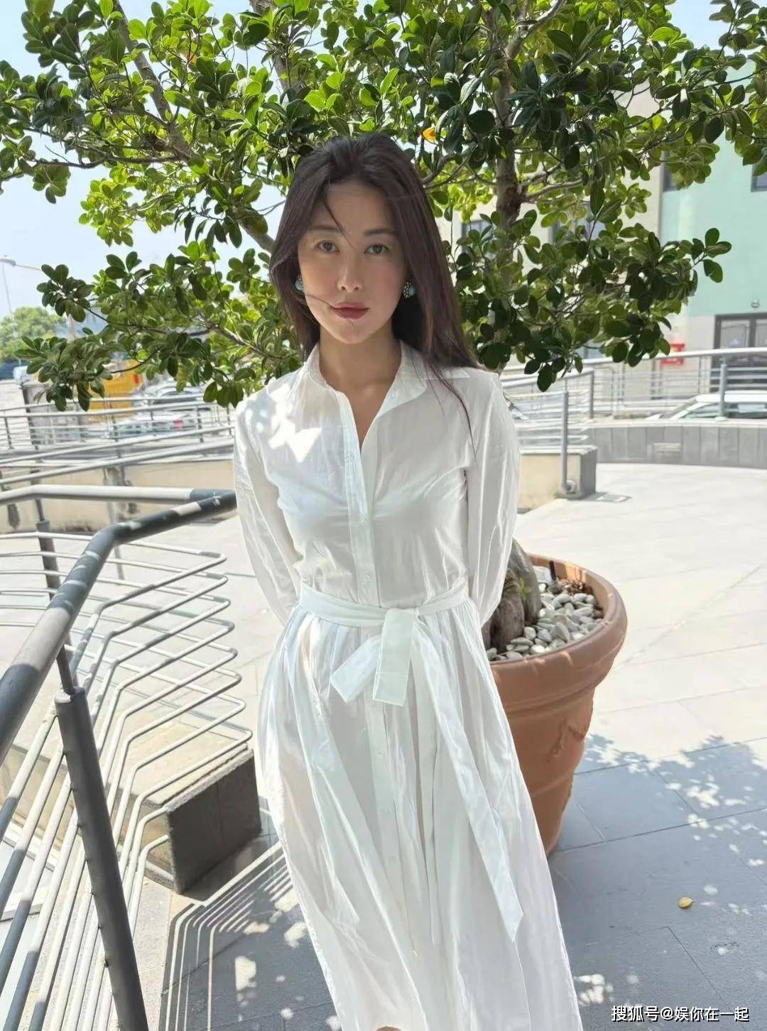 大利女儿珠宝好乖巧男方做高端西服生意开元棋牌网站40岁朱珠陪老公出差意(图6)