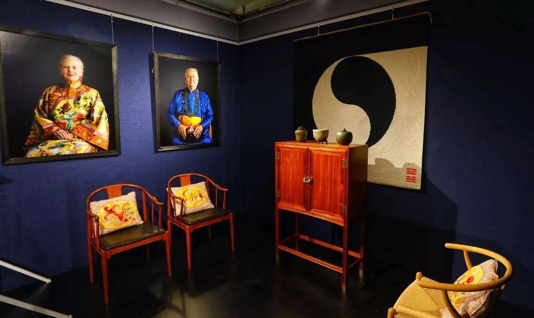 48年的独特君主爱抽烟爱逛农贸市场开元棋牌app丹麦女王80