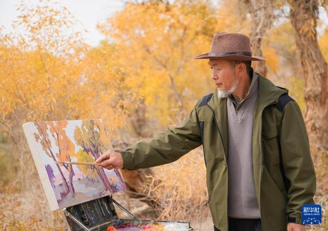 沙漠胡杨入画来开元棋牌新疆：(图5)