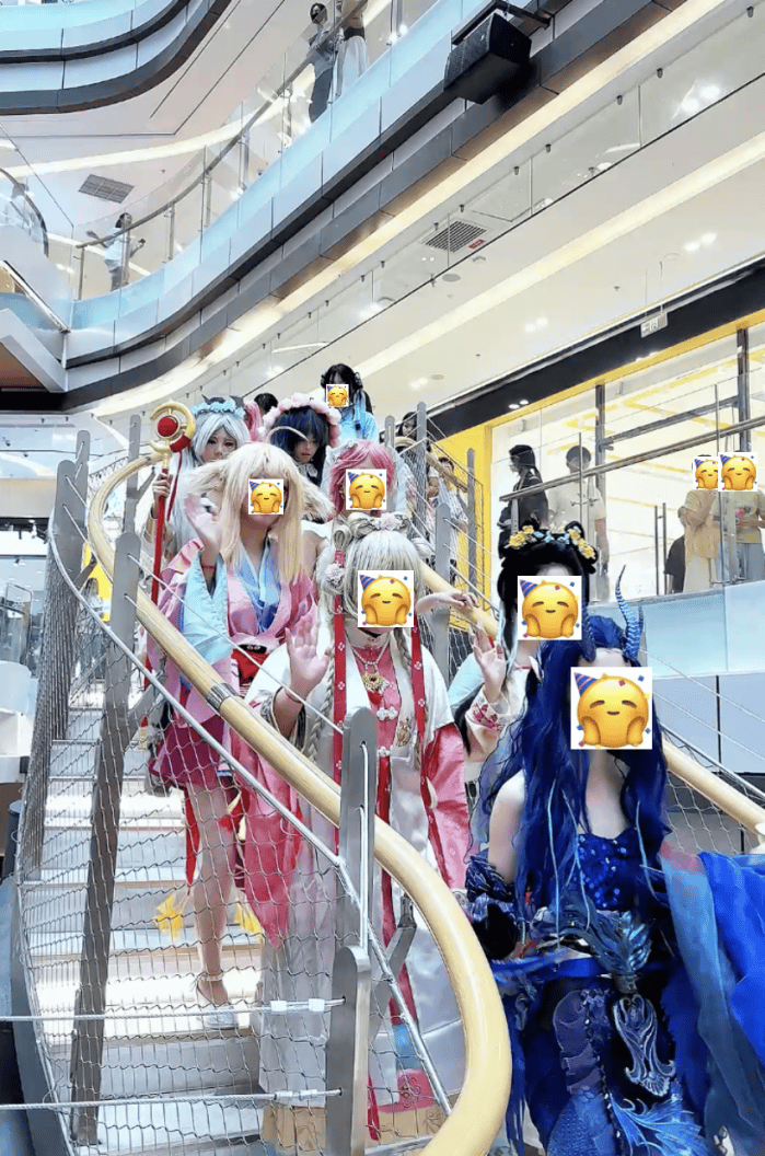 茂城：室内瀑布+二次元街区+明星应援大屏