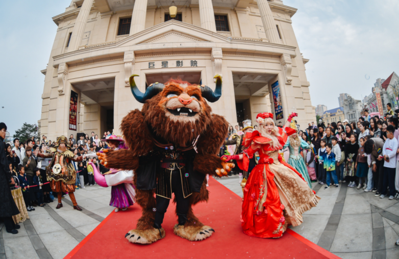 半岛乐园湖边戏剧节圆满落幕！开元棋牌首届海合安苏州阳澄(图4)